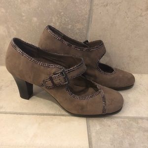 Aero soles comfort heels like new